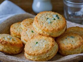 Super Easy 4-Ingredient Cheese Biscuits Recipe