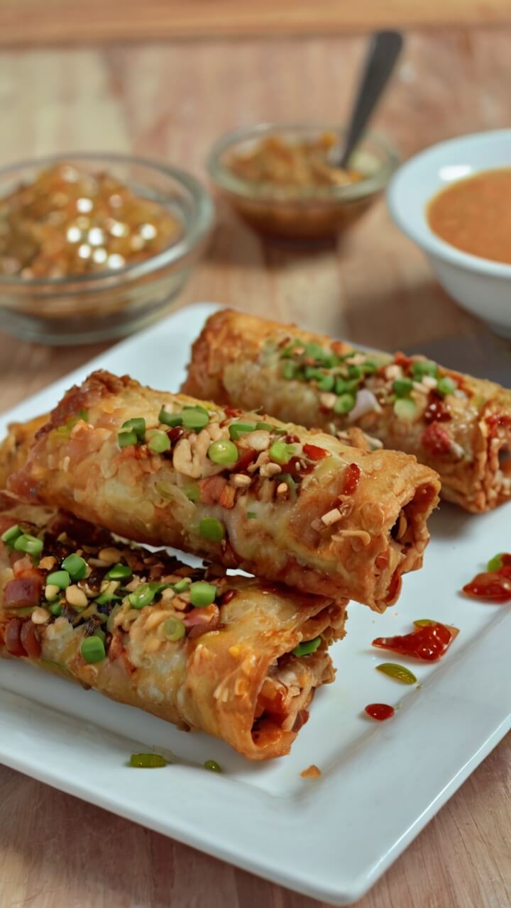 Voodoo Egg Rolls with Spicy Chicken